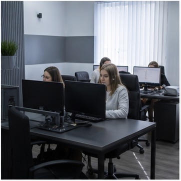 Команда работает в одном контуре